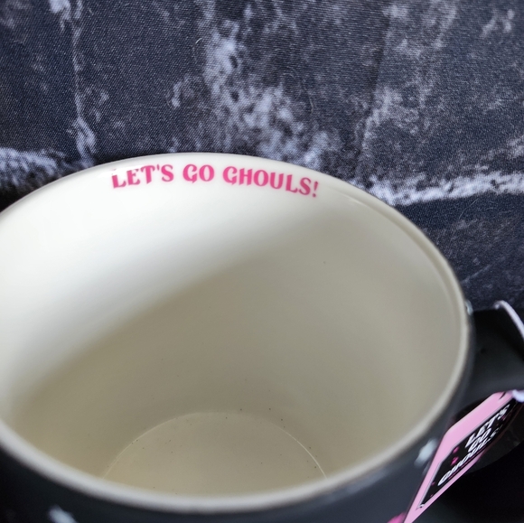 Neon pink skull mug - Picture 2 of 5